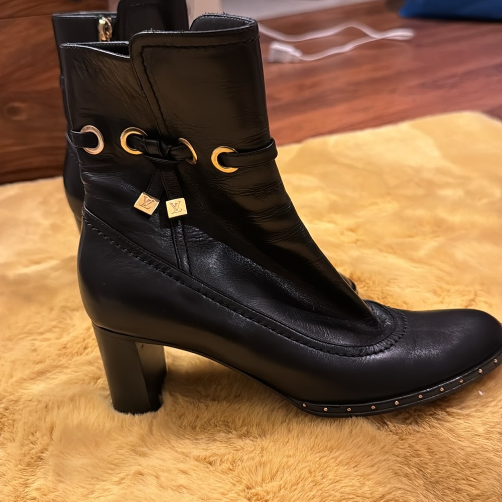 Louis Vuitton Black Leather Ankle Boot with gold detail size 36. Used. - Picture 2 of 10